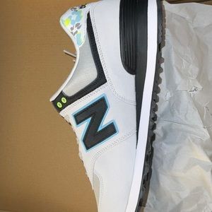 New Balsnce tennis shoes Women Size 12